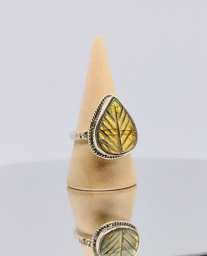 Carved Blue Labradorite Ring | Size 7.5